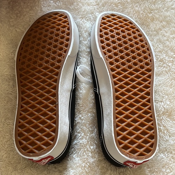 Boys Old Skool Vans.. New.. Never Worn - Picture 3 of 3